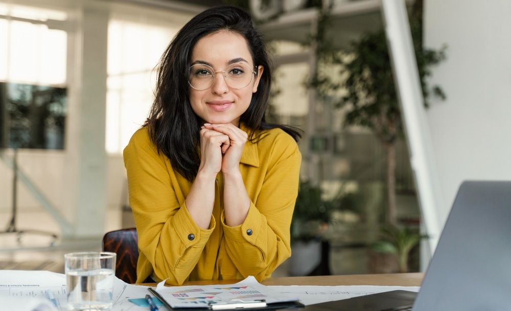 emprende y aprende "Aquí capturé el momento que cambió mi vida: el instante en que decidí dar el paso hacia el emprendimiento en Vida Natural&Mente. La imagen refleja la determinación y pasión que han guiado mi viaje. ¡Descubre más sobre esta inspiradora travesía en el artículo! #Emprendimiento #VidaNatural #SuperaciónPersonal"